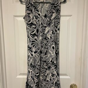 Old Navy Black and White Printed Sleeveless Maxi Dress